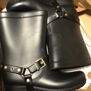 Super cute rain boots